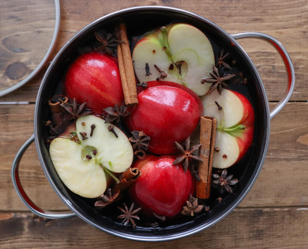 Apple Cinnamon Stovetop Potpourri Blend – Herbal Academy