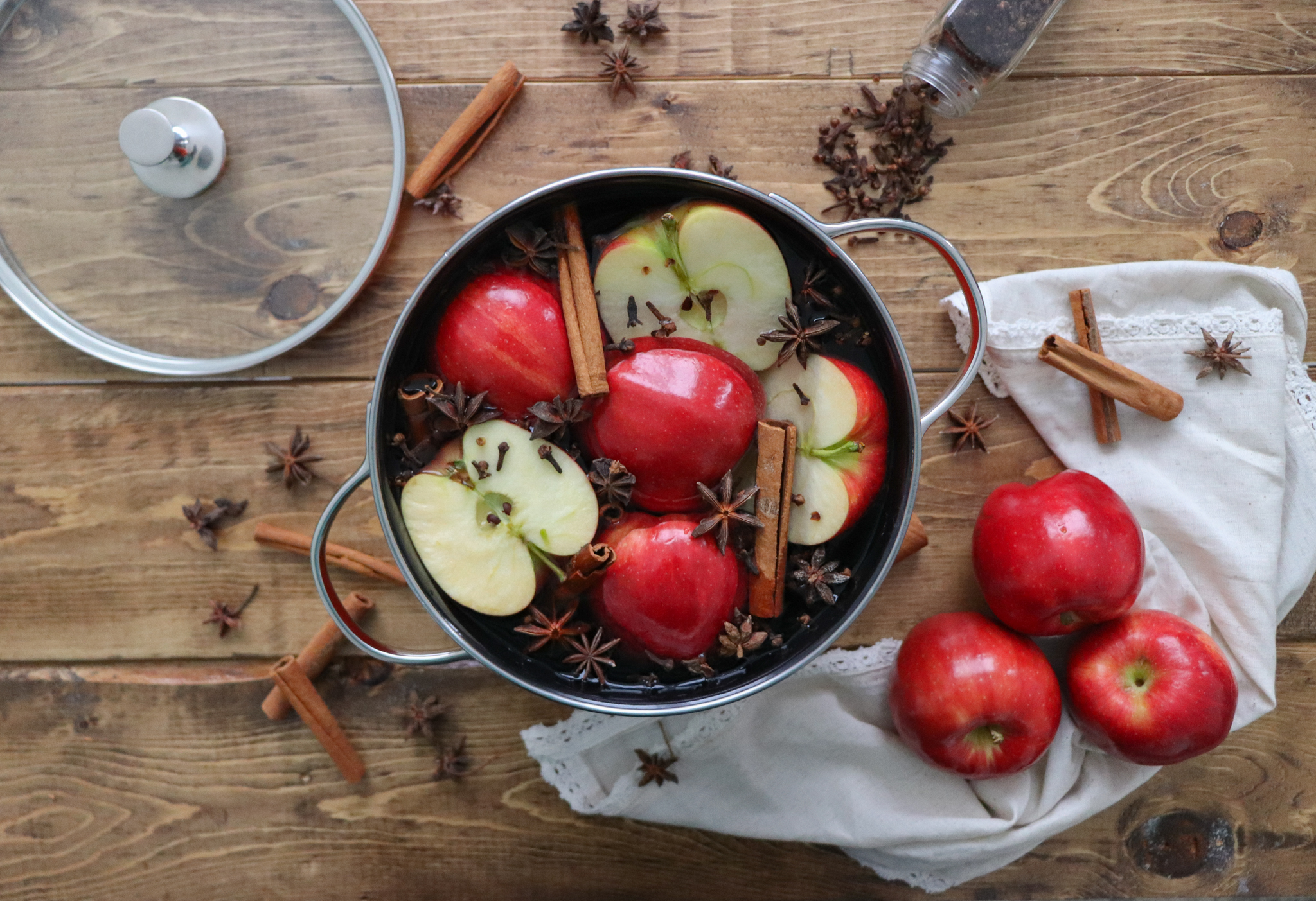 Apple Cinnamon Stovetop Potpourri - Brunch With The Brittains